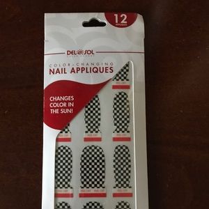 NWT Del Sol Nail Appliques. Color-Changing!